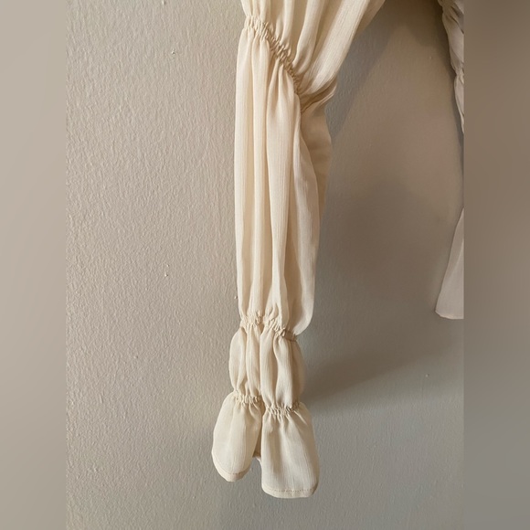 Vintage Ruffle blouse - Picture 4 of 4